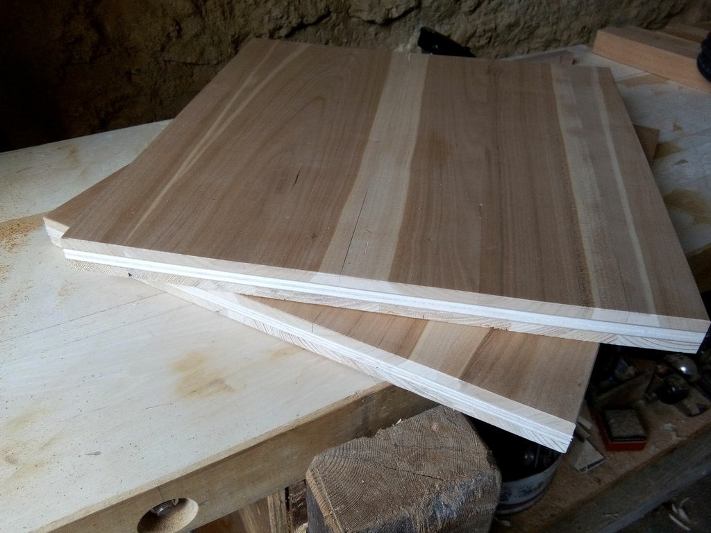 Petite table pour imprimante par max91800 sur L'Air du Bois