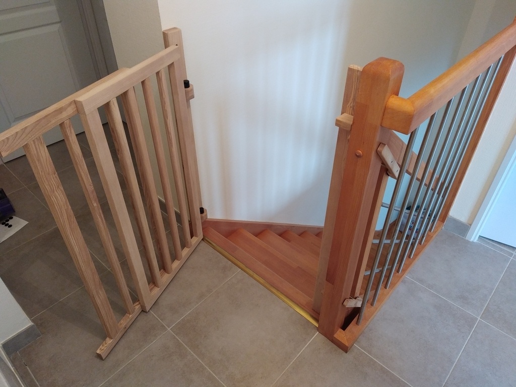 Barrière sécurité escalier double bras : Devis sur Techni-Contact - Barrière  sécurité escalier intérieur