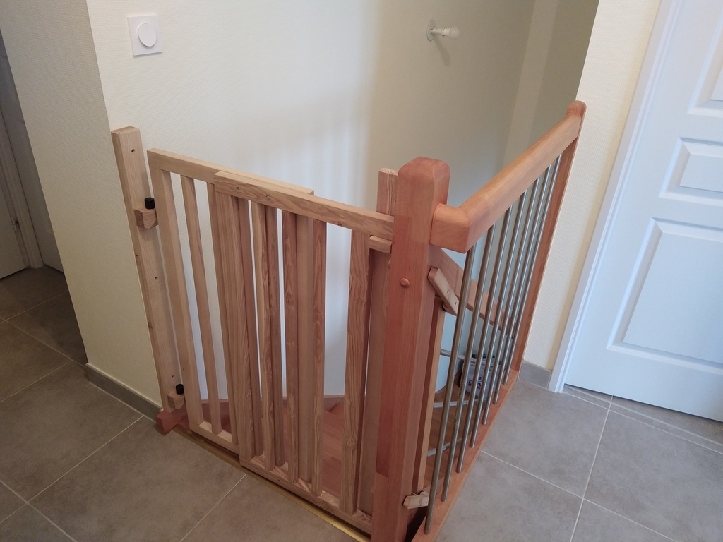 Barrière de sécurité en bois pour haut d'escalier Regalo