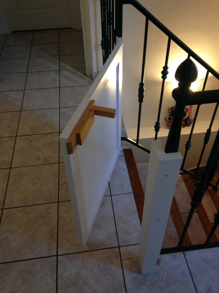 Barrière d'escalier enroulable avec indicateur de verrouillage amélioré -  Jusqu'à 180